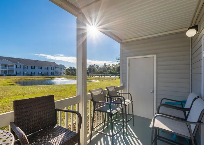 Colony Club Apartment