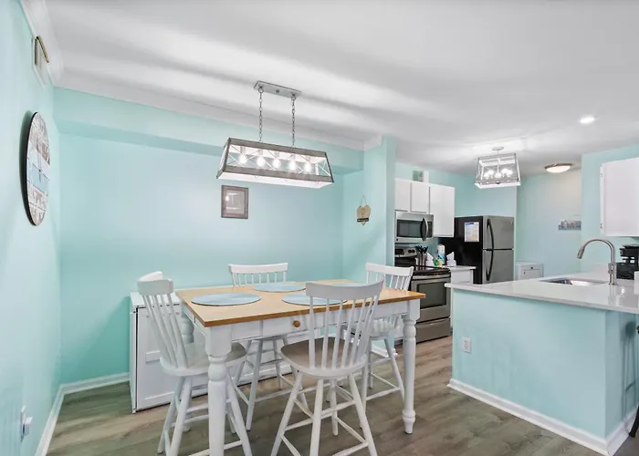 Colony Club Apartment
