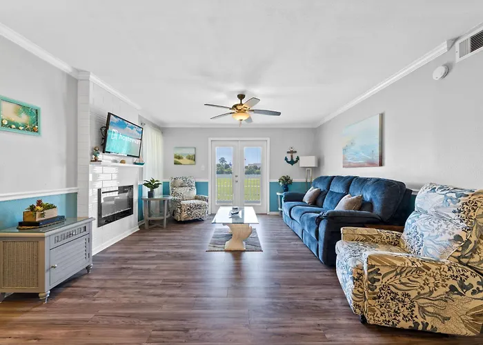 Colony Club Apartment *