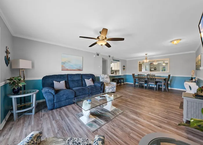 Colony Club Apartment *