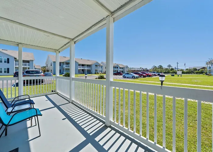 Colony Club Apartment *